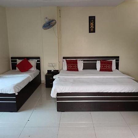 Hotel Mahati Индор Екстериор снимка