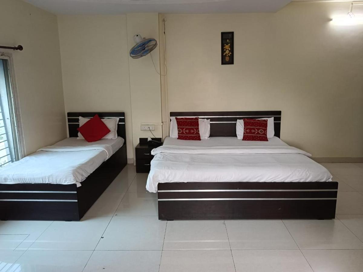 Hotel Mahati Индор Екстериор снимка